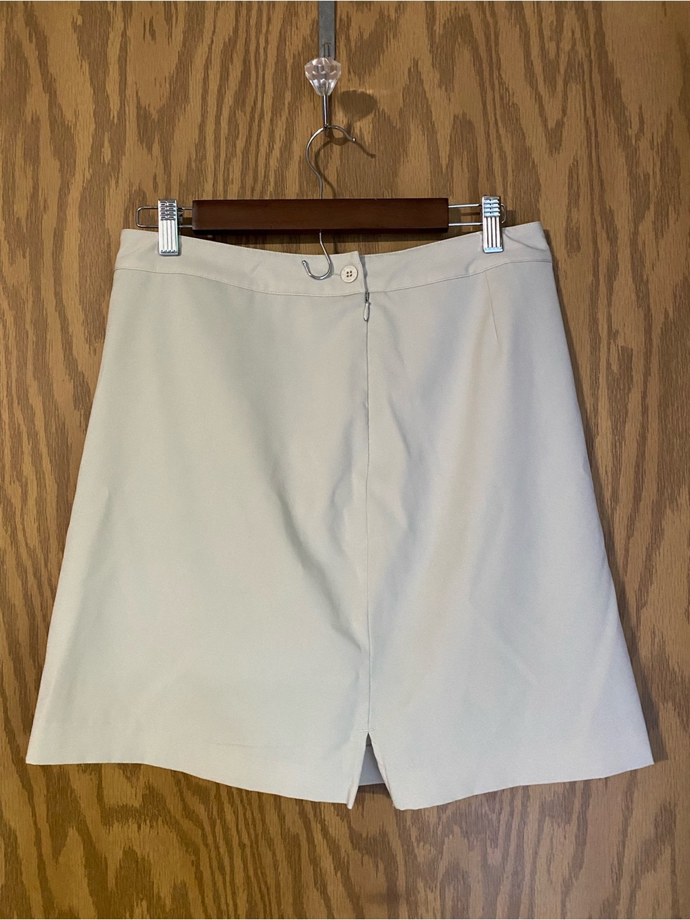 E P Pro Tour Tech Women’s Khaki Golf Skorts Size 8 Pockets Activewear Stretch